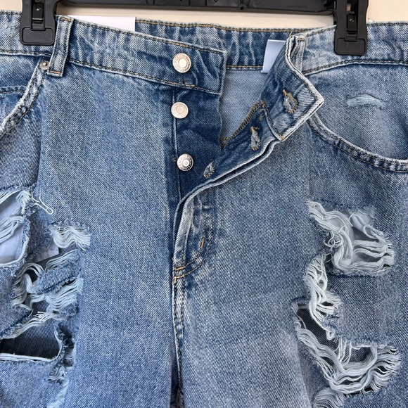 H&M Boyfriend Low Regular Jeans | Size 16 - Picture 9 of 13